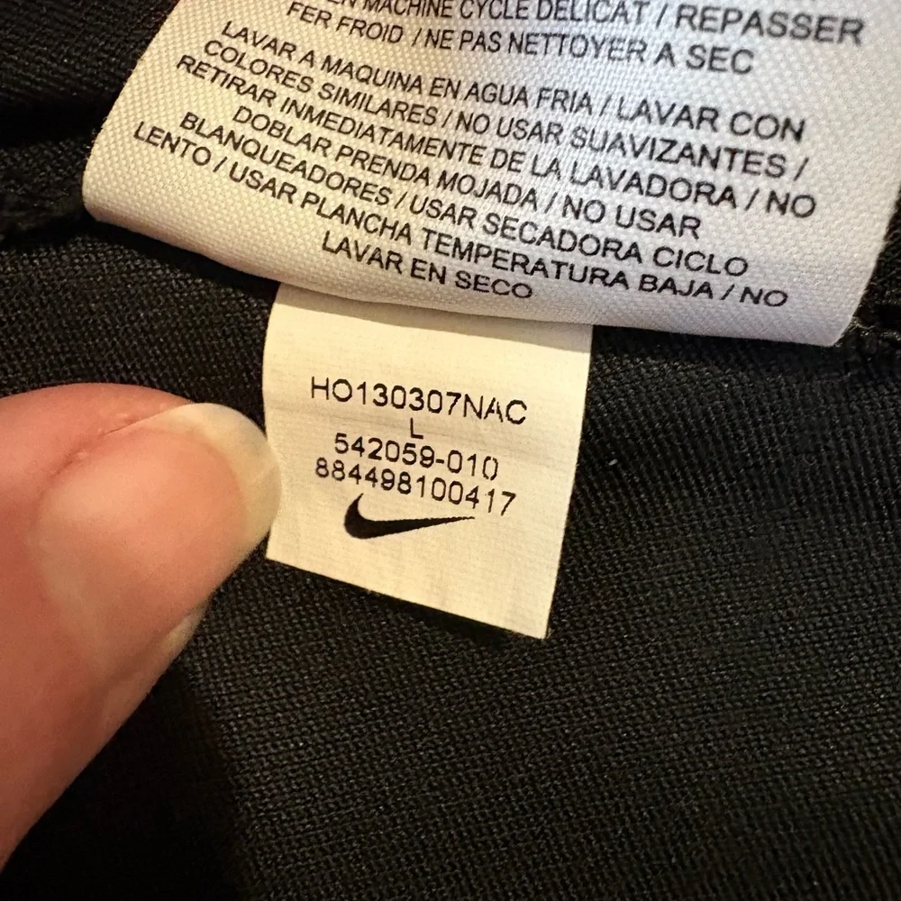 Nike Women’s Golf Tour Performance Black Zip Up Short Sleeve Wind Jacket